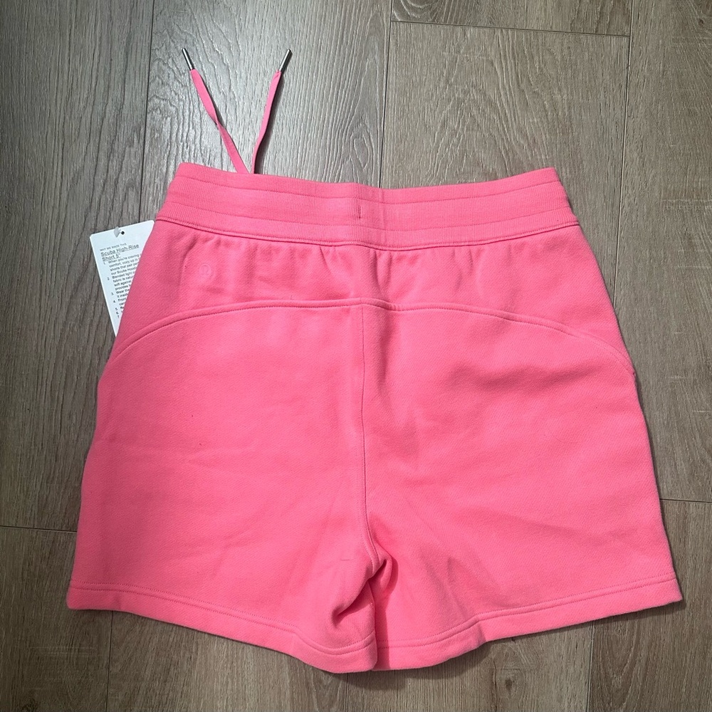 Lululemon Scuba High-Rise Short 5” size 8 Sakura pink - Picture 4 of 7
